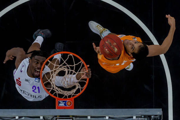 在对阵美因 在对阵美因