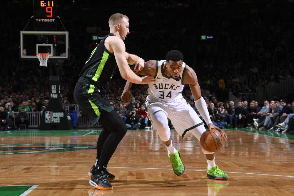 不仅是一名 不仅是一名